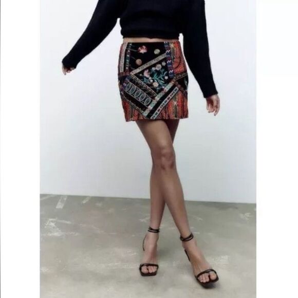 Zara velvet embroidered mini skirt black patchwork size small - Picture 5 of 10